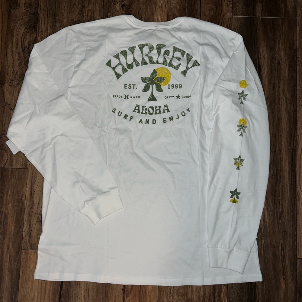 NWT Men’s Size X-LARGE Hurley Everyday Long Sleeve 100% Cotton Tee.